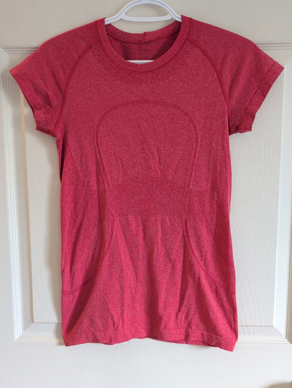 Womenโs Short Sleeve LULULEMON TEE - heathered Red